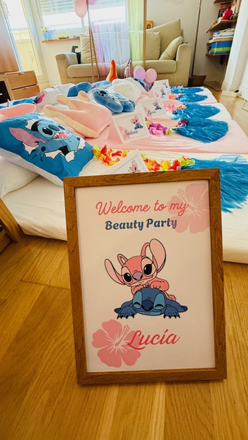 Cartel de bienvenida a la fiesta tipi de Stitch