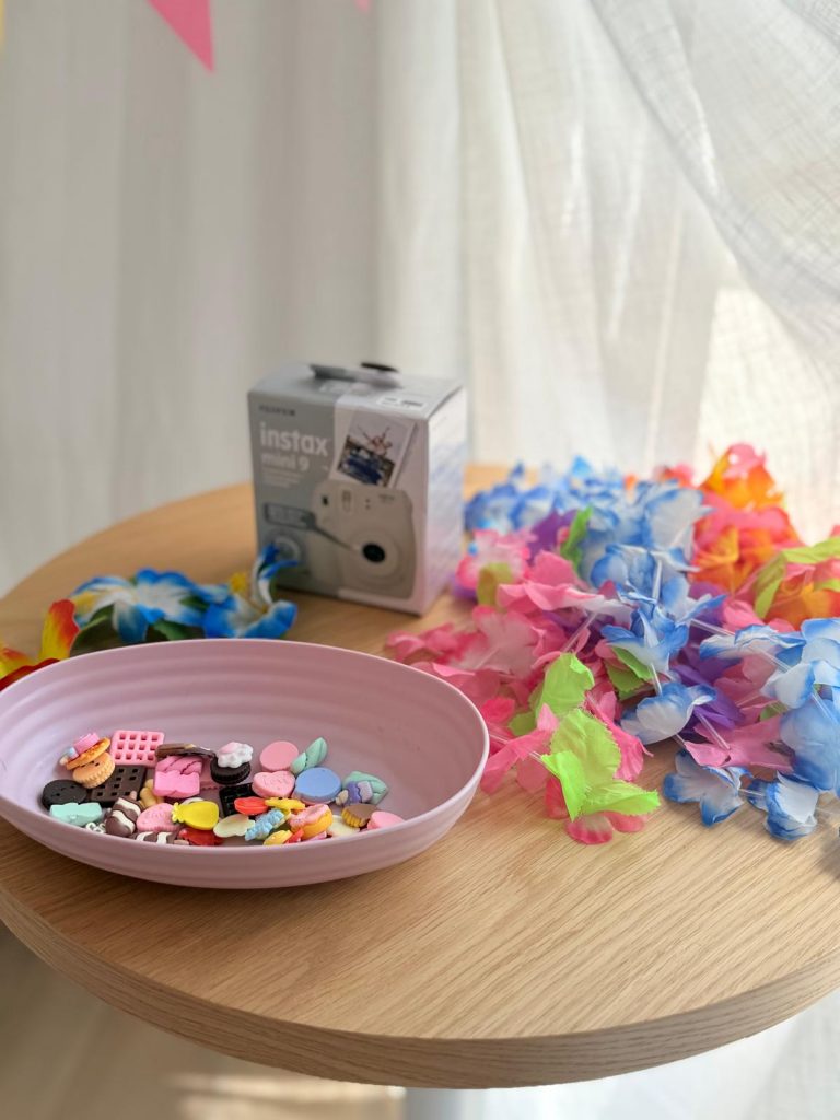 Estación taller polaroid, con complementos