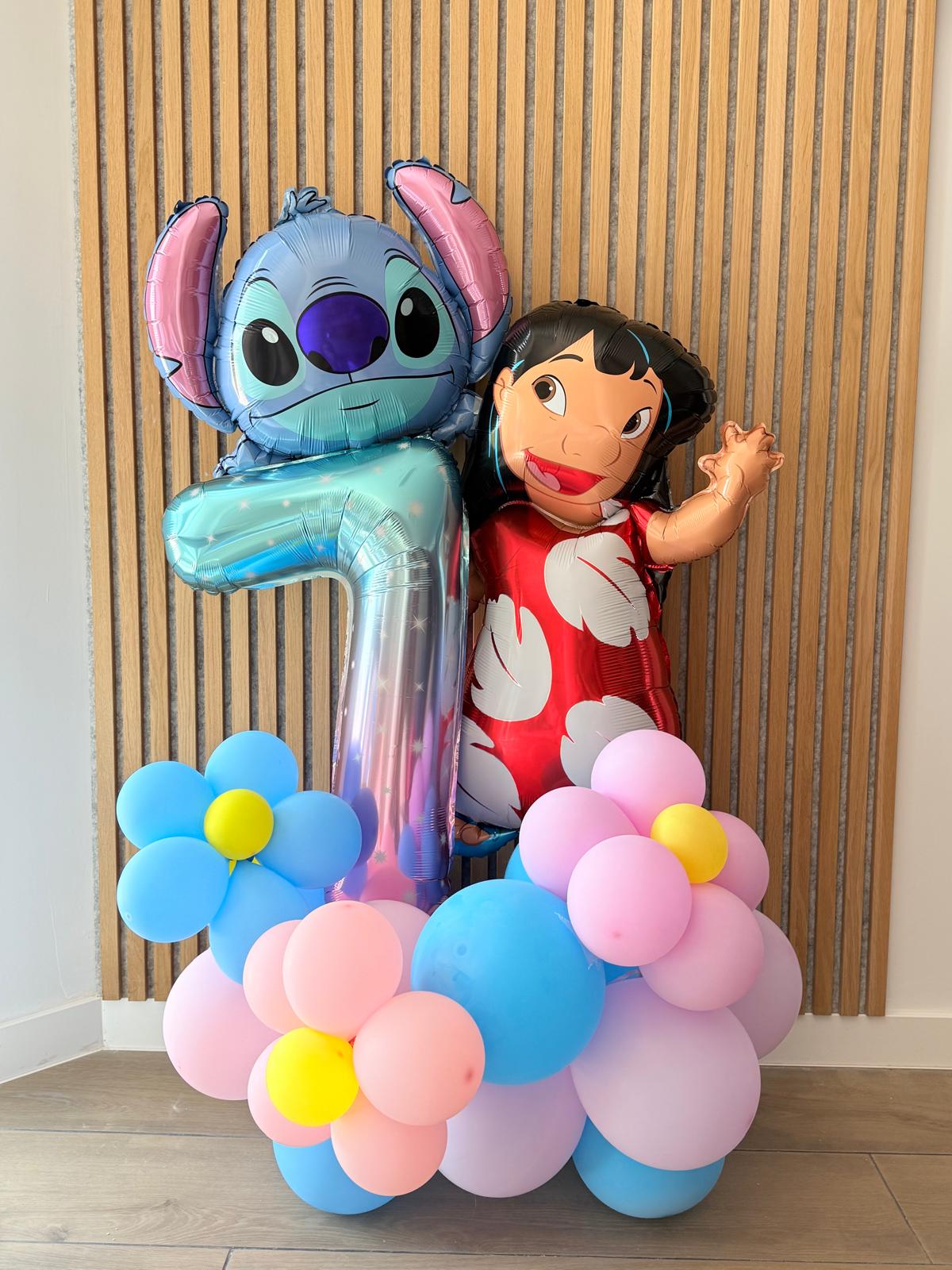 Antonella cumple 7, con Stitch.